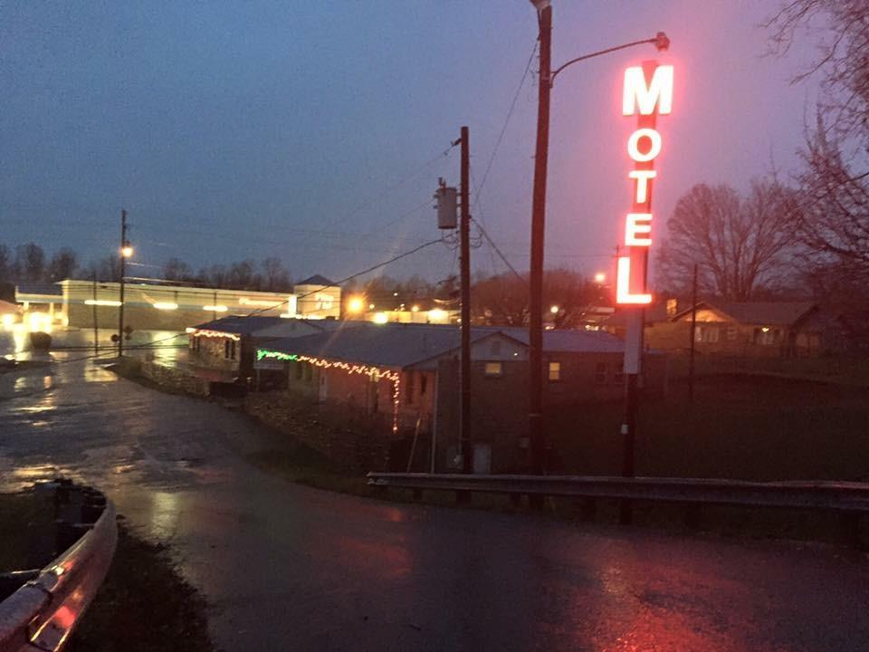 Scenic River Inn Motel Wartburg Exteriör bild
